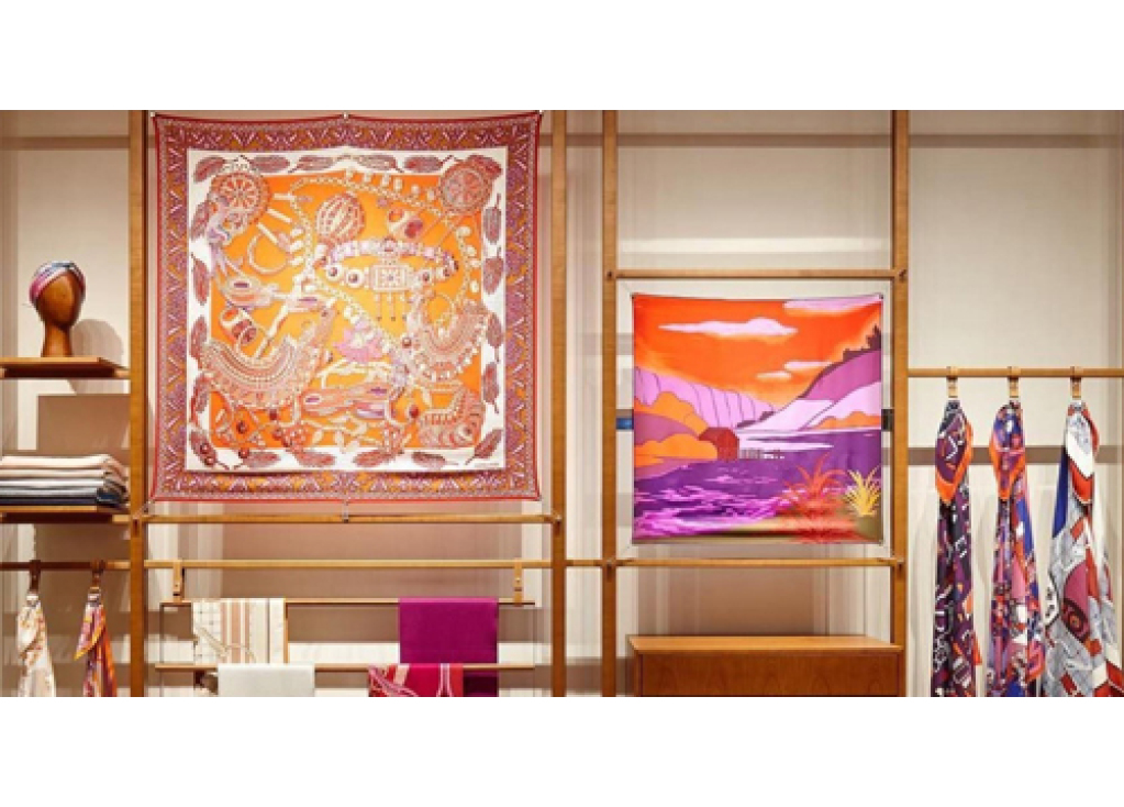The Best Way to Present Your Art: Silk Scarves as Wearable Art